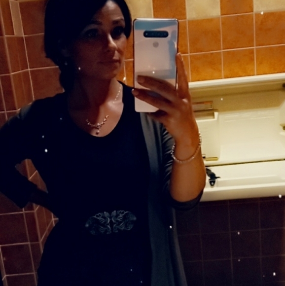 Meet your Posher, Anna - Picture 3 of 16